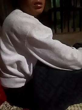 anhphi01 online show from 04/26/26, 09:34