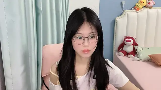 Snapshot of Luna-666 chatting on 07/19/26, 05:16 Luna-666 online show from 07/19/26, 05:16