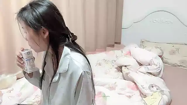 Snapshot of XIAOnaimao-001 chatting on 05/02/26, 01:54 XIAOnaimao-001 online show from 05/02/26, 01:54