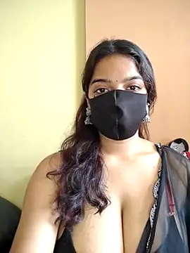 Snapshot of vanika2000 chatting on 05/25/26, 03:45 vanika2000 online show from 05/25/26, 03:45