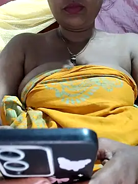 Snapshot of Gulapi_N chatting on 05/15/26, 11:56 Gulapi N online show from 05/15/26, 11:56