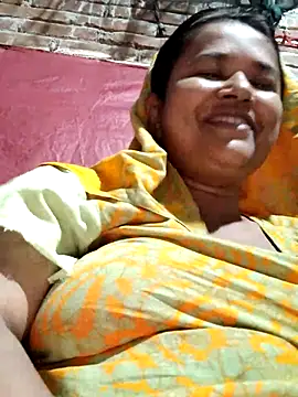 Snapshot of Gulapi_N chatting on 06/04/26, 04:13 Gulapi N online show from 06/04/26, 04:13