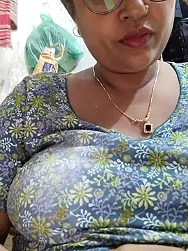 Gulapi N online show from 07/14/26, 09:47