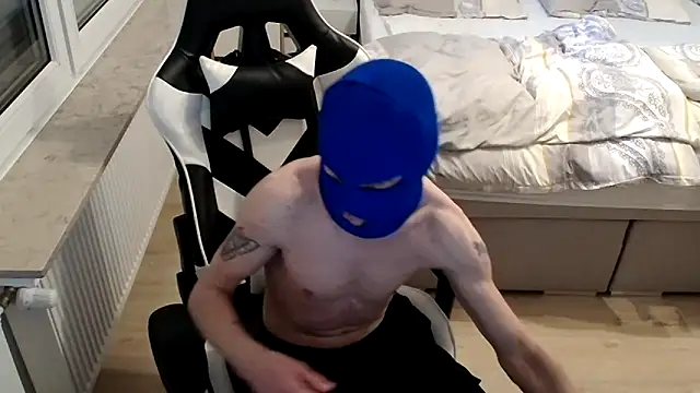 Snapshot of BadBoyMasked chatting on 04/28/26, 05:07 BadBoyMasked online show from 04/28/26, 05:07