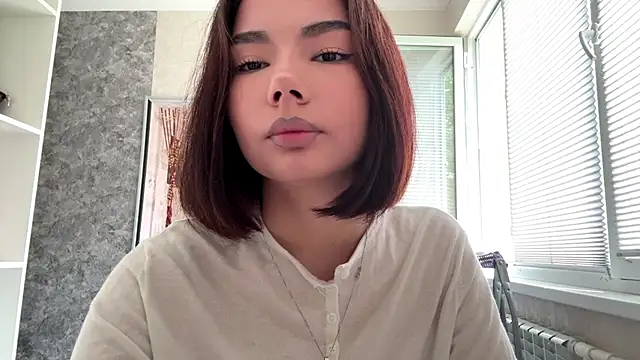 Snapshot of MarylnMonnier chatting on 05/18/26, 08:20 MarylnMonnier online show from 05/18/26, 08:20