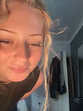 Snapshot of Sofianoon chatting on 05/11/26, 04:26 Sofianoon online show from 05/11/26, 04:26