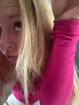 Snapshot of Sofianoon chatting on 05/16/26, 05:56 Sofianoon online show from 05/16/26, 05:56