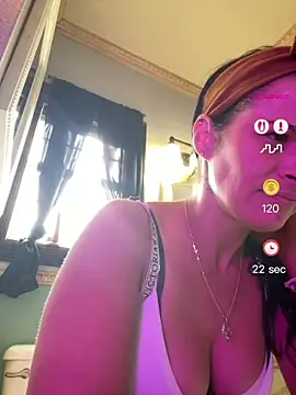Vanessa Valentine online show from 06/17/26, 04:08