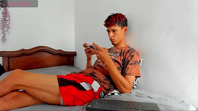 Snapshot of liammendoza98 chatting on 07/04/26, 04:13 liammendoza98 online show from 07/04/26, 04:13