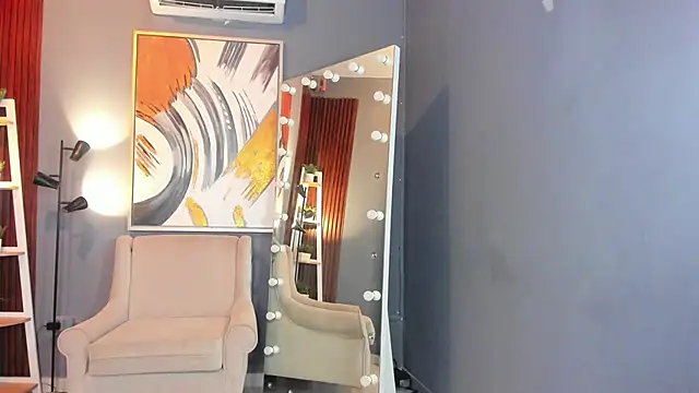 Kiara Curls online show from 06/15/26, 12:07