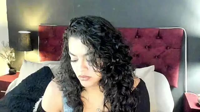 Snapshot of ZiaNoir_ chatting on 07/05/26, 03:41 ZiaNoir online show from 07/05/26, 03:41