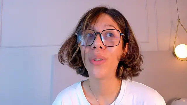 Snapshot of ZoeyPetit chatting on 07/08/26, 01:04 ZoeyPetit online show from 07/08/26, 01:04