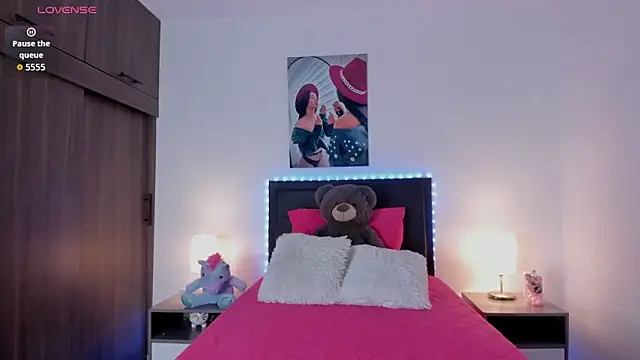 alana greey  online show from 06/16/26, 02:19