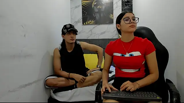 Snapshot of sweetauracouple chatting on 07/06/26, 03:03 sweetauracouple online show from 07/06/26, 03:03