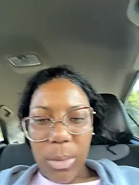 HoneyXeek online show from 04/27/26, 08:18