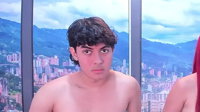 LunnaAndLiam online show from 04/28/26, 10:04