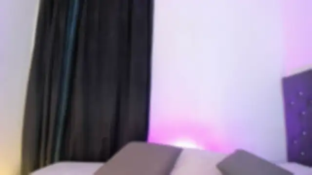 aaisha h  online show from 07/18/26, 04:49