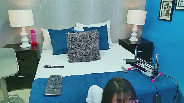 VioletSweetts online show from 04/28/26, 09:31