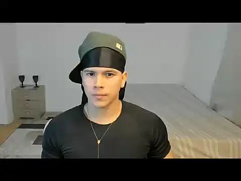 Snapshot of sant_wahlberg chatting on 05/16/26, 11:46 sant wahlberg online show from 05/16/26, 11:46