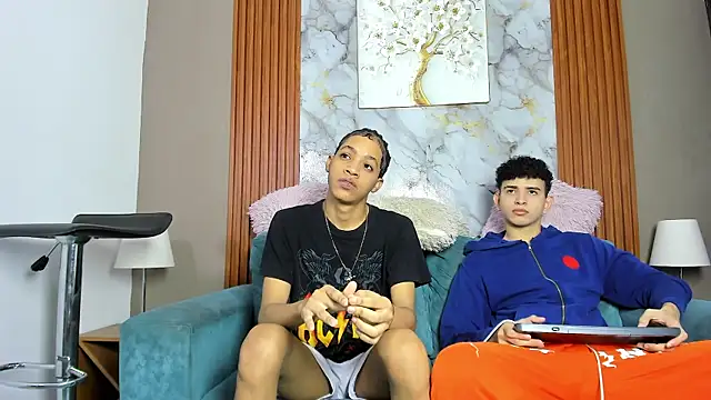 LOVE GUYS1 online show from 05/06/26, 01:38