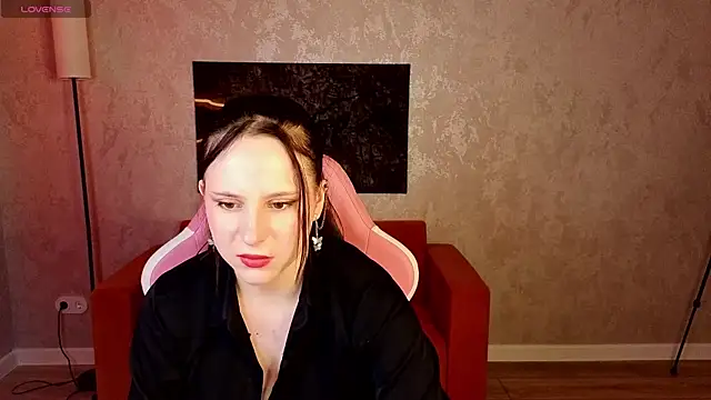Snapshot of Julia_Shyy chatting on 05/19/26, 01:56 Julia Shyy online show from 05/19/26, 01:56