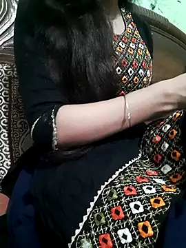 Snapshot of Your_khushi71 chatting on 07/05/26, 07:37 Your khushi71 online show from 07/05/26, 07:37