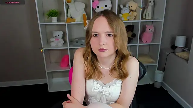 Emmaa Kimm online show from 05/17/26, 12:52