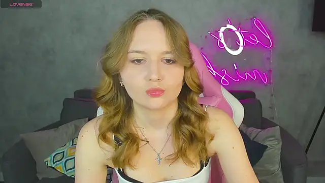 Emmaa Kimm online show from 06/21/26, 12:57