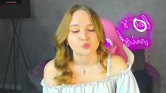 Emmaa Kimm online show from 06/22/26, 12:56