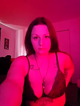 Snapshot of EmilyRay00 chatting on 06/23/26, 11:03 EmilyRay00 online show from 06/23/26, 11:03