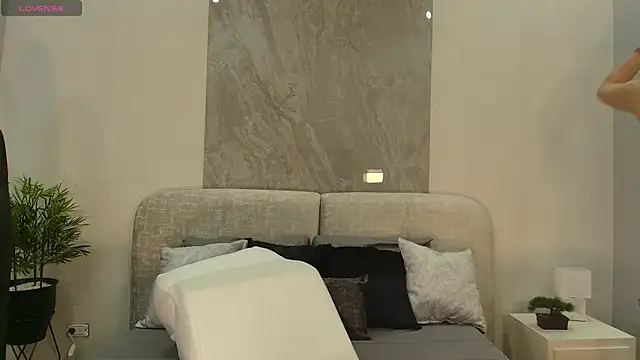 Hillary myerss  online show from 05/28/26, 11:07