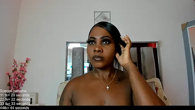 Snapshot of EmilyRooa1 chatting on 06/29/26, 12:27 EmilyRooa1 online show from 06/29/26, 12:27