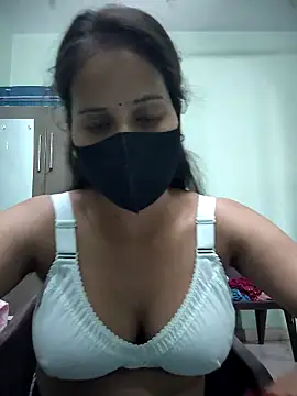 LovelyNidhi online show from 05/19/26, 08:42