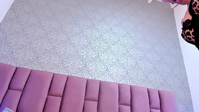 Snapshot of DianaRed_ chatting on 07/12/26, 08:44 DianaRed online show from 07/12/26, 08:44