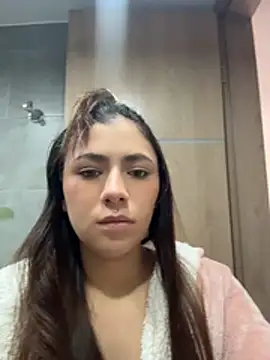 Snapshot of EmilyCxx chatting on 06/27/26, 12:04 EmilyCxx online show from 06/27/26, 12:04