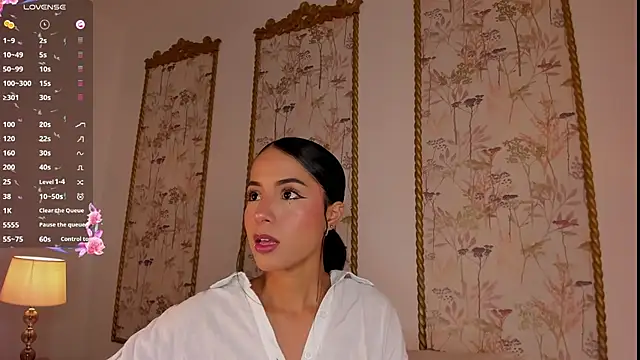 Snapshot of sara_castro24_ chatting on 07/29/26, 08:51 sara castro24 online show from 07/29/26, 08:51