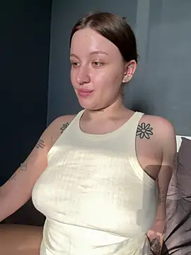 Snapshot of elegant_curves chatting on 05/24/26, 03:50 elegant curves online show from 05/24/26, 03:50