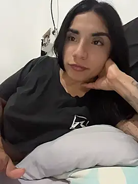 Snapshot of InesD_Arcy chatting on 05/29/26, 01:47 InesD Arcy online show from 05/29/26, 01:47