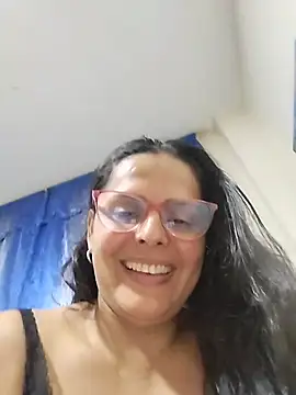 Snapshot of Bella_Morena27 chatting on 05/05/26, 03:36 Bella Morena27 online show from 05/05/26, 03:36