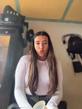 Alix Rousses20 online show from 05/15/26, 04:58
