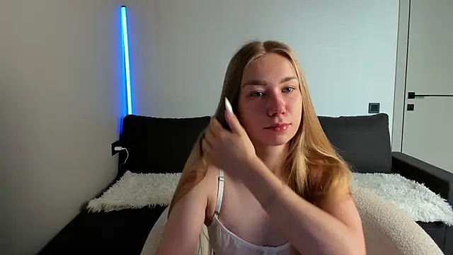 Snapshot of AnnaAlexArti chatting on 07/09/26, 04:38 AnnaAlexArti online show from 07/09/26, 04:38