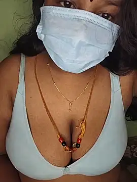 Snapshot of tamil_butterfly chatting on 06/21/26, 08:44 tamil butterfly online show from 06/21/26, 08:44