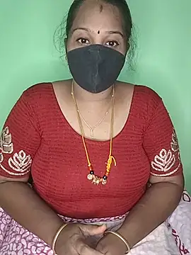 Snapshot of tamil_butterfly chatting on 07/07/26, 06:56 tamil butterfly online show from 07/07/26, 06:56