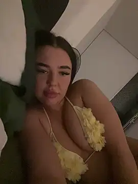 Snapshot of Jasminepeach_ chatting on 07/17/26, 12:39 Jasminepeach online show from 07/17/26, 12:39