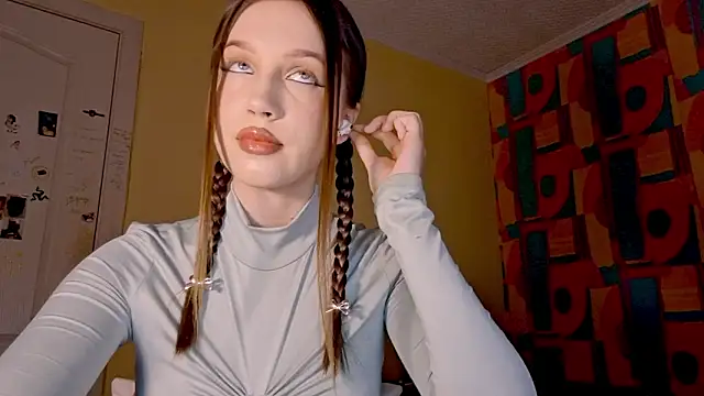 Katrinethequeen online show from 05/19/26, 04:46