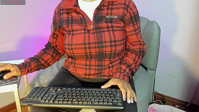 Roxanna moore online show from 07/01/26, 05:09