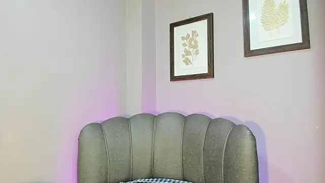 Roxanna moore online show from 07/21/26, 05:10