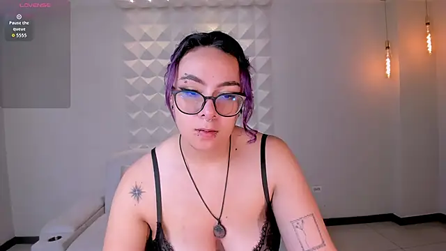 Snapshot of LoiseHarper chatting on 06/08/26, 07:58 LoiseHarper online show from 06/08/26, 07:58