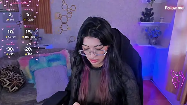 Snapshot of mia_smoke_ chatting on 06/09/26, 04:40 mia smoke online show from 06/09/26, 04:40