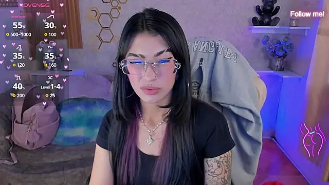 Snapshot of mia_smoke_ chatting on 06/17/26, 02:07 mia smoke online show from 06/17/26, 02:07